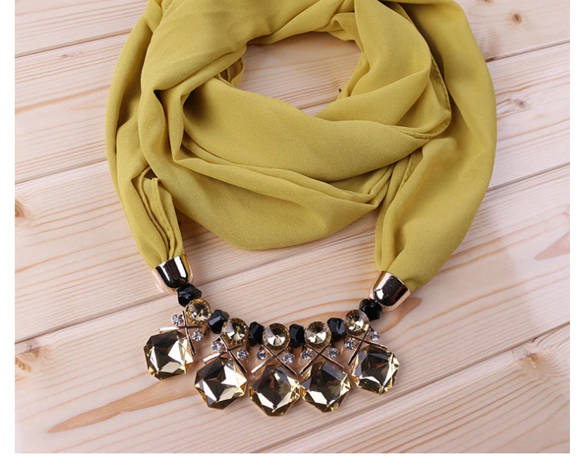 scarf_28