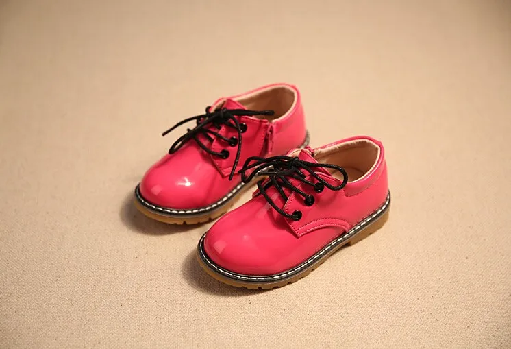 Блестящие ботинки для мальчиков и девочек; детская обувь; детская повседневная кожаная обувь на молнии; модные кроссовки; размеры 21-36