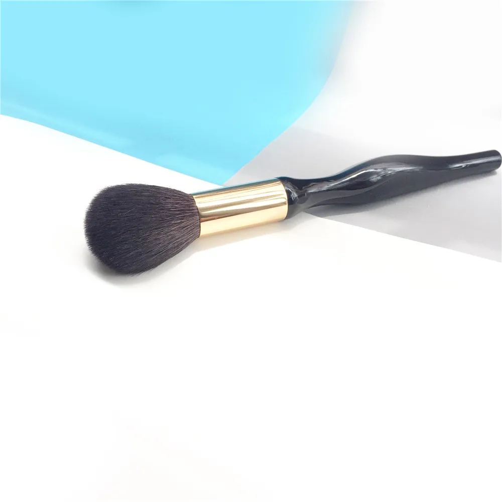 Sonia Kashuk Kashuk Tools 29 Domed Blusher Brush Gold _ 2