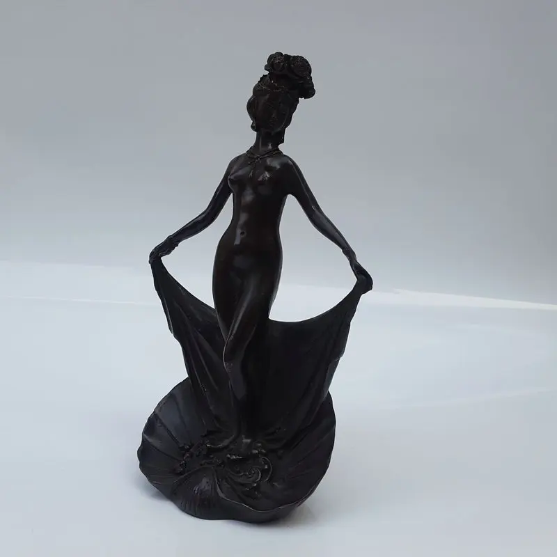 Antique bronze crafts ornaments like royal bathingbathbath bath