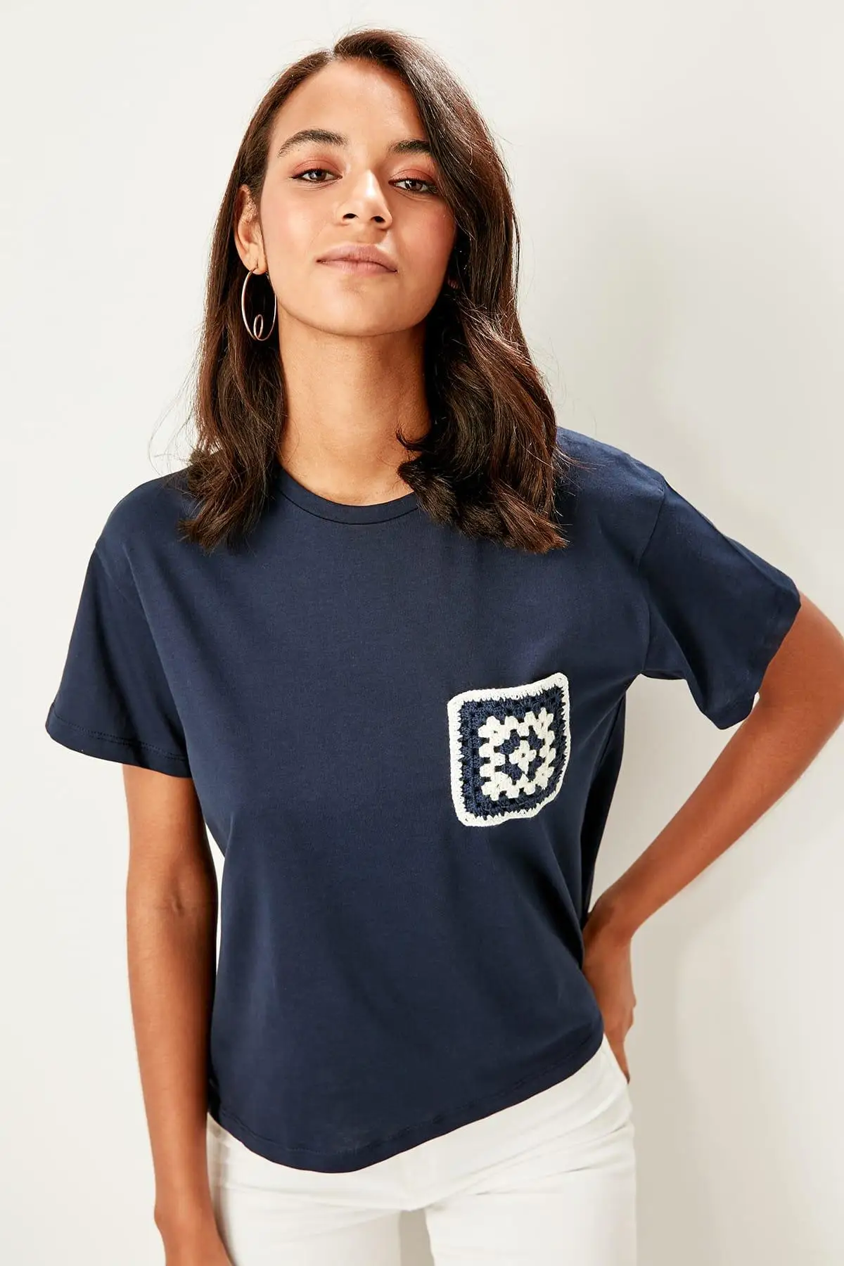 

Trendyol Navy Kroşeta Detaylı Basic Knitted T-Shirts TWOSS19AD0089