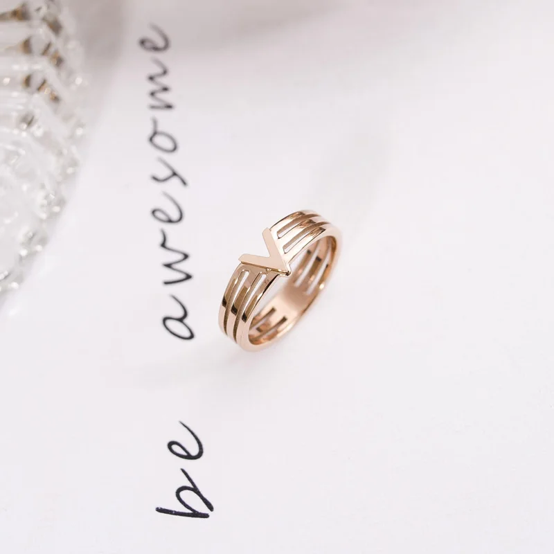 

YUN RUO New Arrival Rose Gold Color Elegant V Letter Ring For Woman Gift Party Stainless Steel Jewelry Top Quality Never Fade