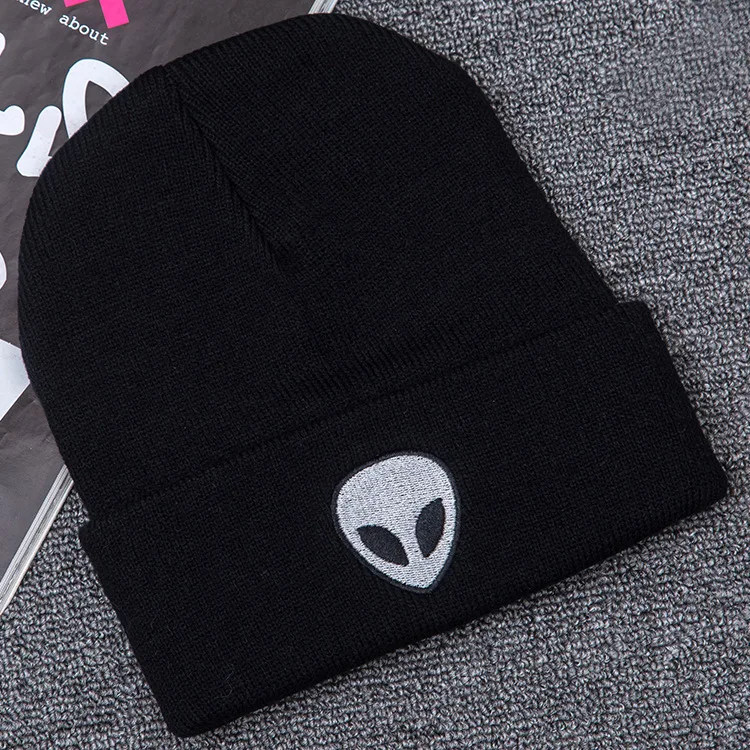 

% new Winter Hat Wool CHILLAX Cat Patch Skullies Beanies Middle Finger Fuck Designer Hat Female Gorros For Women Men Skull