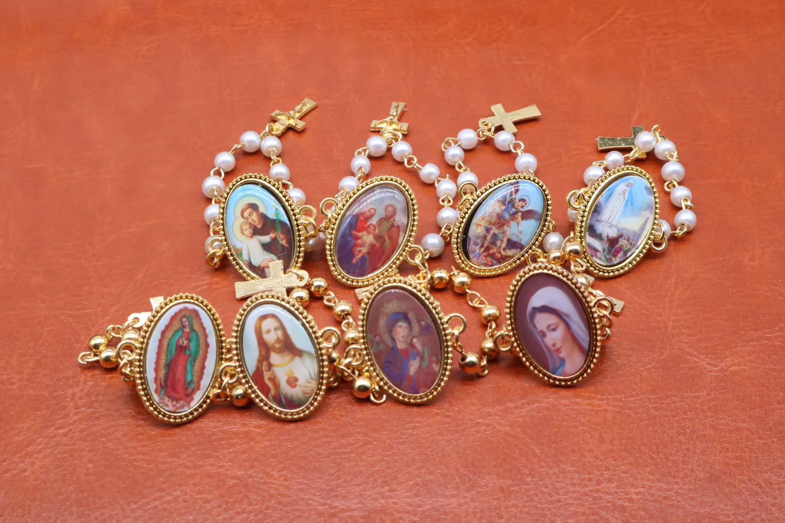 

TZK Jesus cross brooch, 6 pieces / picture random. Jesus Cross Pearl Brooch