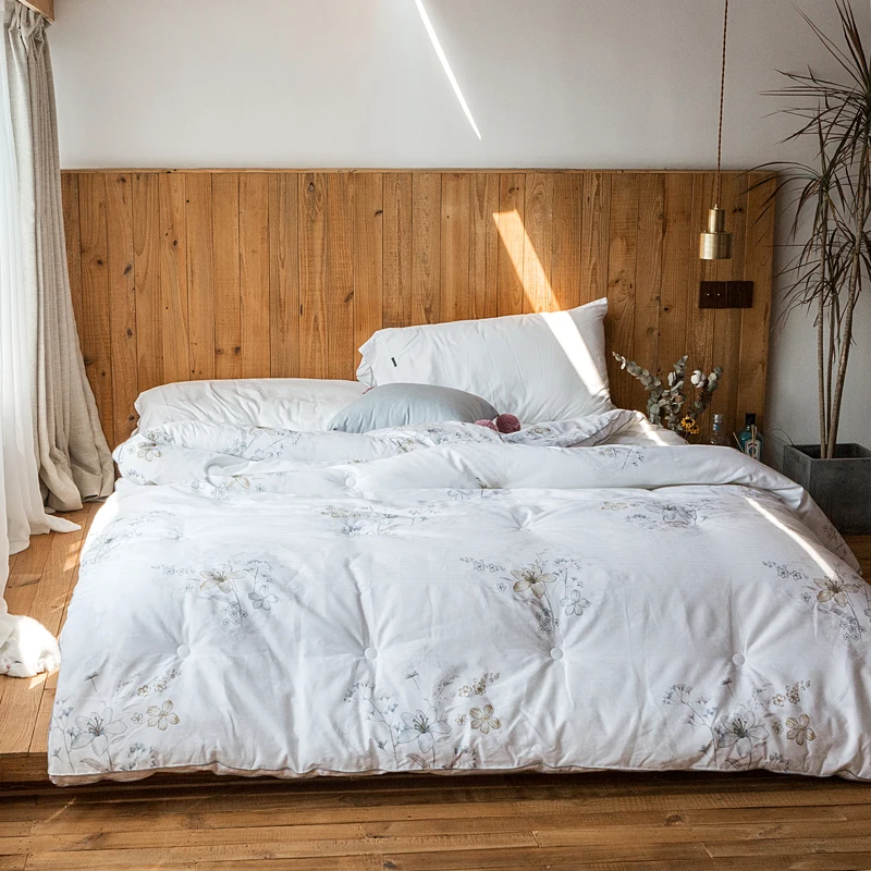 

Simple brief style bouquet print winter Thick and warm quilt Cotton fabric polyester filling Queen King size comforter
