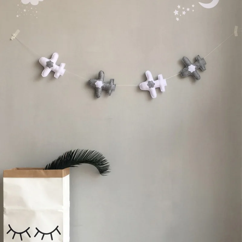

Nodic Ins Hot 4 Airplane Newborn 1.5M Length Baby In The Crib Infant Room Decor Baby Bedroom Decoration Photography Props