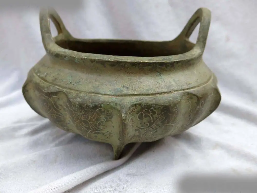 

DS China old bronze copper censer carved Decorative pattern Incense burner Statue