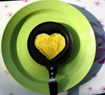 

Cute Mini Egg Tool Frying Pan Fryer Love Heart Shape Mould Mold Frier Kitchen Dining Gadget For Kids Children Non-Stick