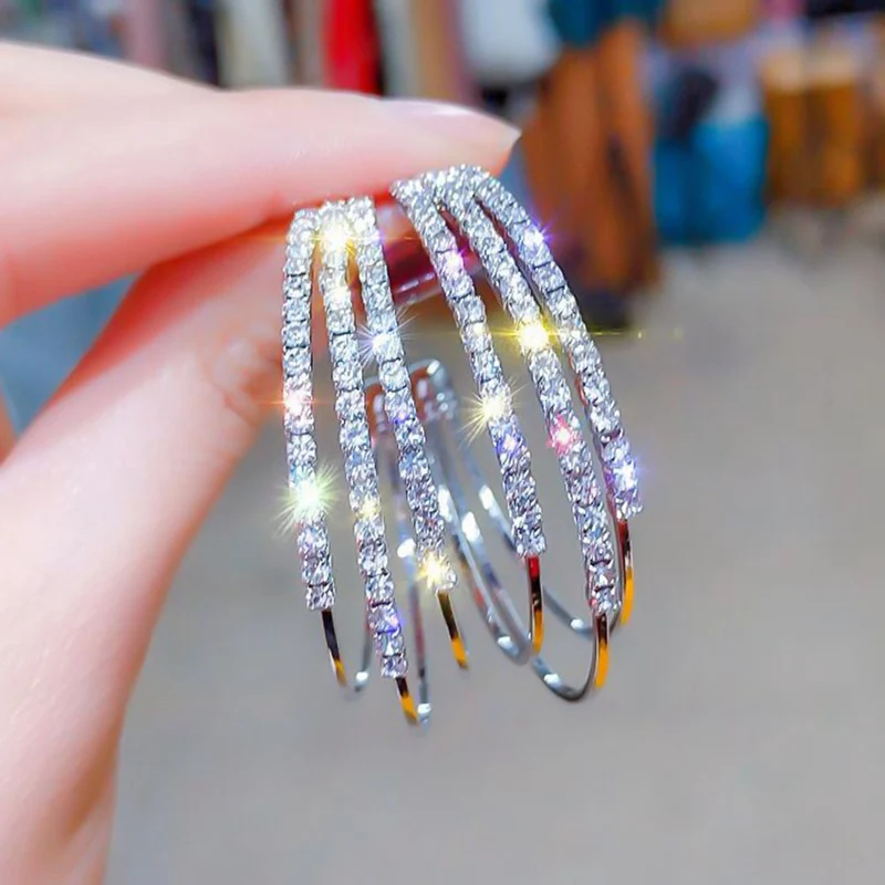 

Fashion C Shaped Circle Hoop Earrings For Women Girls New Geometric Crystal Round Earring Brincos Party Jewelry Gift