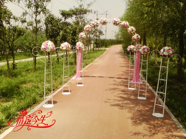 The new route guide shelf .. wedding wedding arrangements. Wedding props