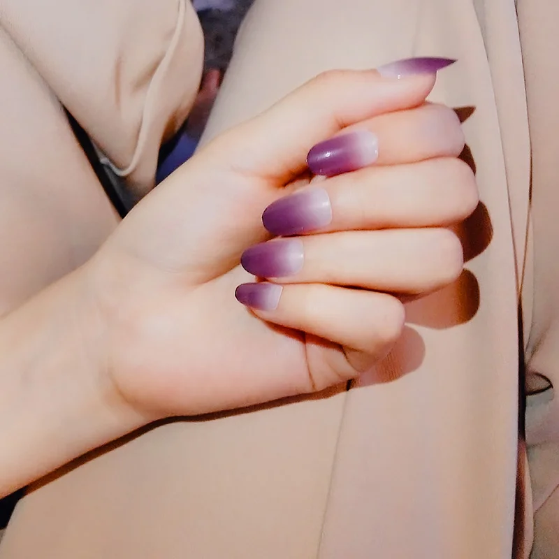 Лидер продаж 24 шт./компл. накладные ногти для ног для женщин Девушка Блестящий градиент фиолетовые короткие Размеры полными подсказками для ногтей Карамельный цвет поддельные ногтей типсы