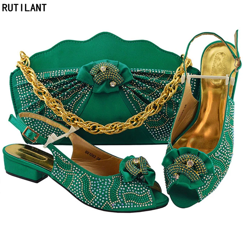 Pompen Vrouwen Schoenen Ontwerper Italiaanse Schoenen En Tassen Schoenen Met Tas Set Versierd Met Strass Gesp Hak Sandalen Pompen Vrouwen Schoenen Ontwerper Italiaanse Schoenen En Tassen Schoenen Met Tas Set Versierd Met Strass Gesp Hak Sandalen