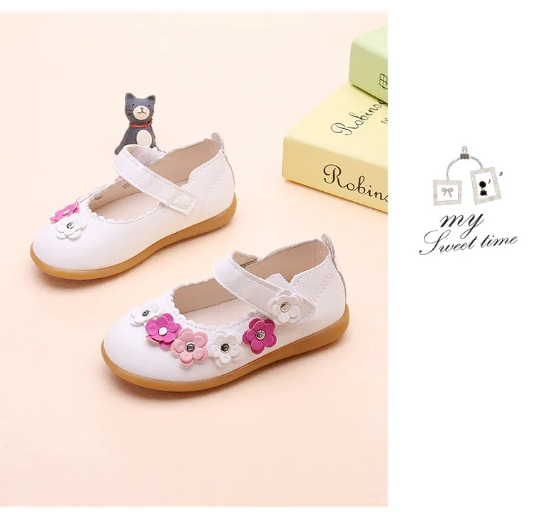 Весенне-Осенняя детская обувь; коллекция года; кожаная обувь принцессы с цветком из искусственной кожи для девочек; обувь для малышей; цвет розовый, белый