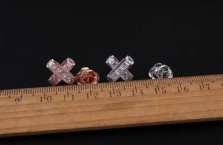 CINDY XIANG New Arrial Cubic Zirconia Cross Collar Pin For Women And Men Unisex Coat Brooch Wedding Accessories High Qulaity