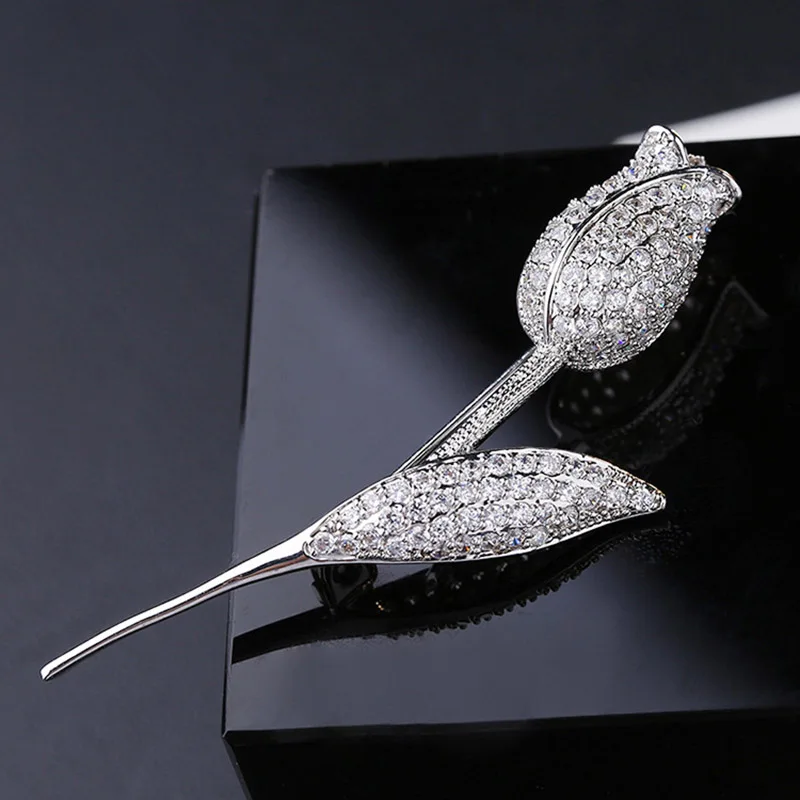 

Elegant Flower Brooches for Ladies Gifts New Arrival AAA Cubic Zirconia Brooch Fashion Cute Silk Scarves Brooches