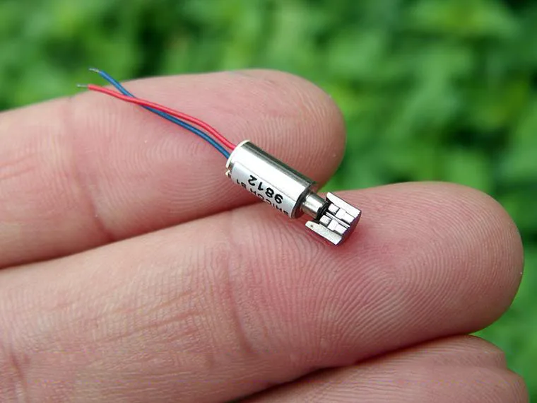 Бесплатная доставка 5 шт. 4*8 мм DC3.7V-4.2V миниатюрный полый стакан Вибрационный двигатель сильная вибрация использование для