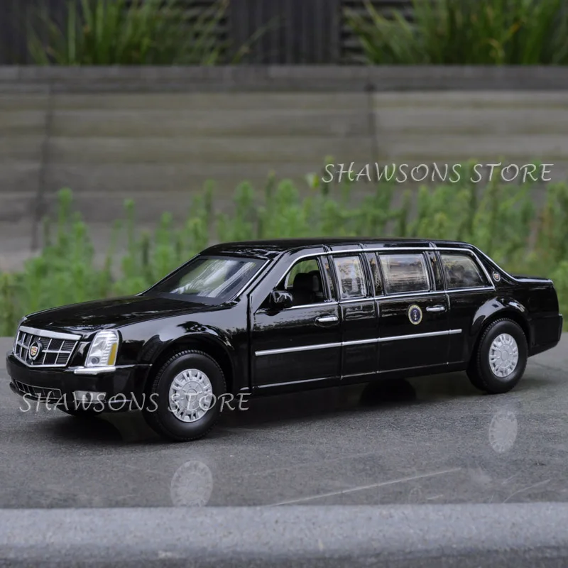 

DIECAST METAL 1:32 MODEL CAR TOYS PULL BACK CADILLAC DTS PRESIDENTIAL LIMOUSINE