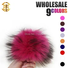 Hecho a mano de piel de mapache bola 12-13 cm pompones de piel llavero sombrero caps colores disponibles regalo para los niños accesorio bolas de pelo
