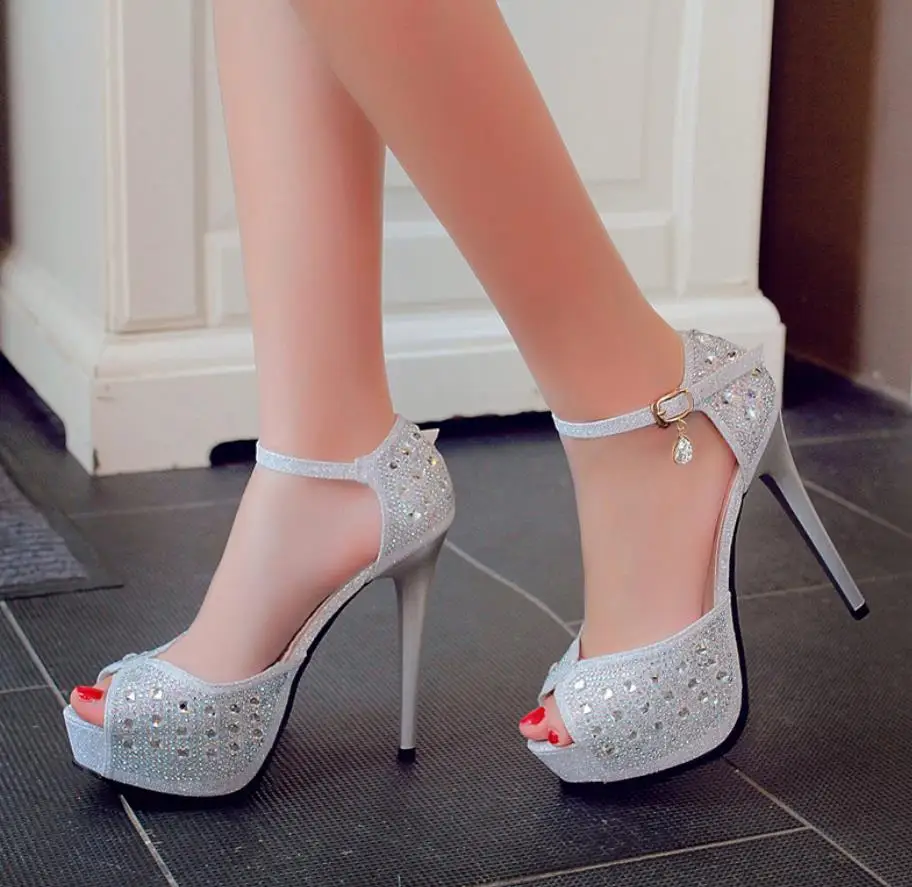 

The new fashion all-in-one buckle 12CM sandals for summer 2019