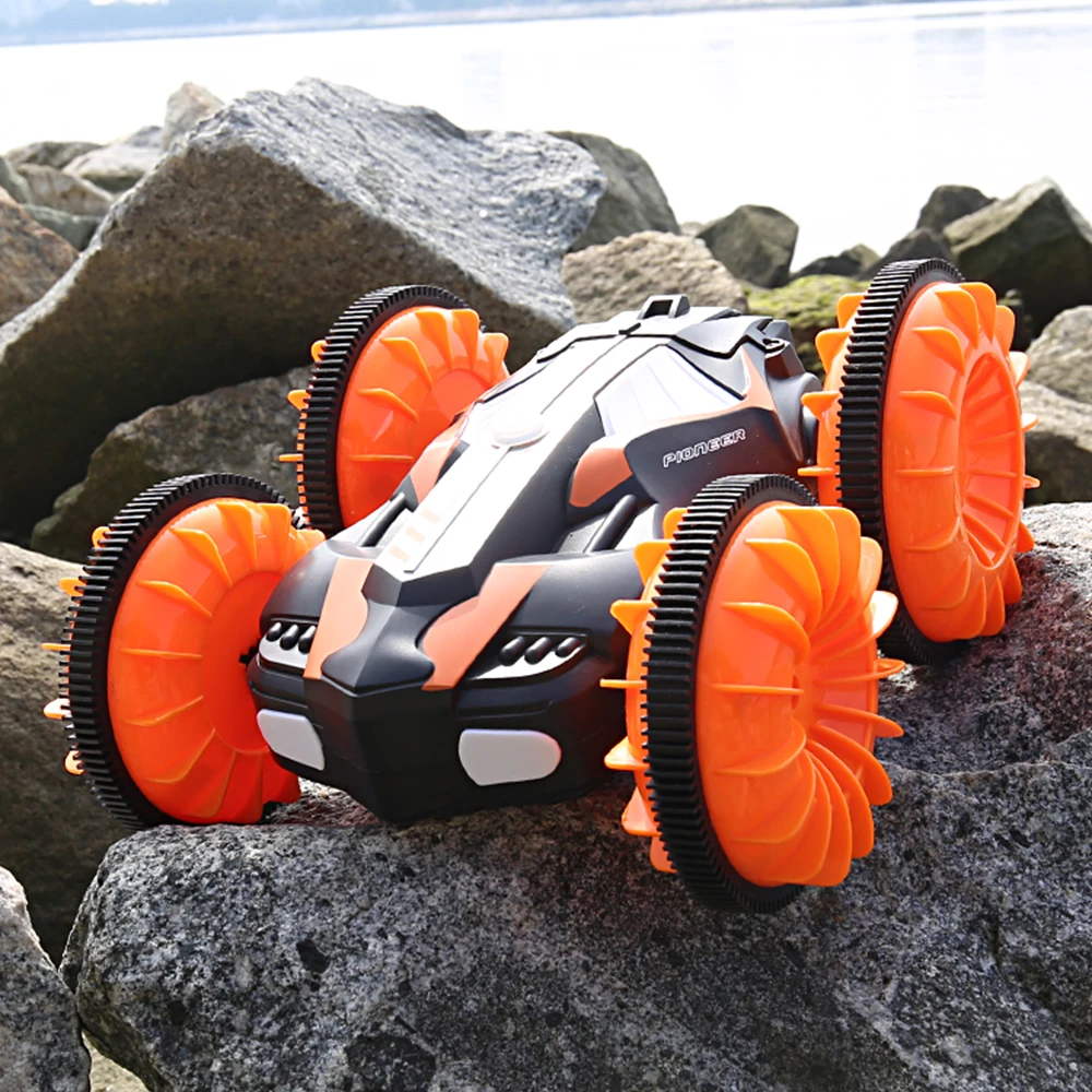 LH-C013-2-4GHz-Four-Drive-Force-Waterproof-Protection-Double-Side-Amphibious-RC-Stunt-Car-360 (2)