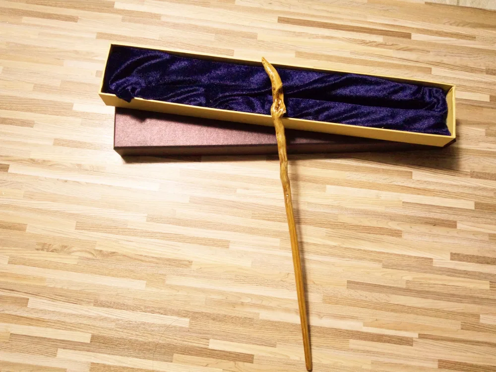 

New Version HP Movies Item - Garrick Ollivander wand New In Box Free Train Ticket