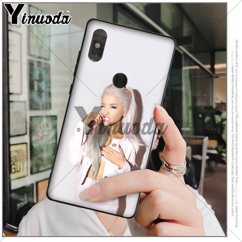 Cat Ar Ariana Grande