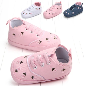 

QYFLYXUE Spring and autumn soft bottom fastens shoelace embroider baby shoe fair maiden section embroider floret edge baby shoe