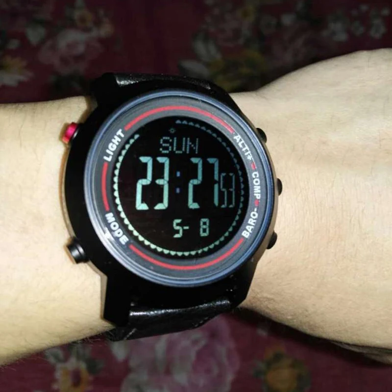 

Fashion Sports Watch Leather Band Stainless Steel Dial Mountaineer Altimeter Barometer Thermometer Clock Relogio Masculino