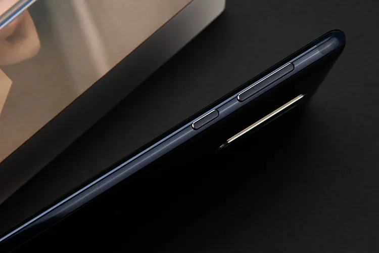 NOKIA 8 TA-1012 6GB RAM 128GB ROM Qualcomm Snapdragon 835 2.5GHz Octa Core 5.3 Inch 2.5D IPS Corning Gorilla Glass 5 2K Screen Dual Camera Android 8.1 4G LTE Smartphone