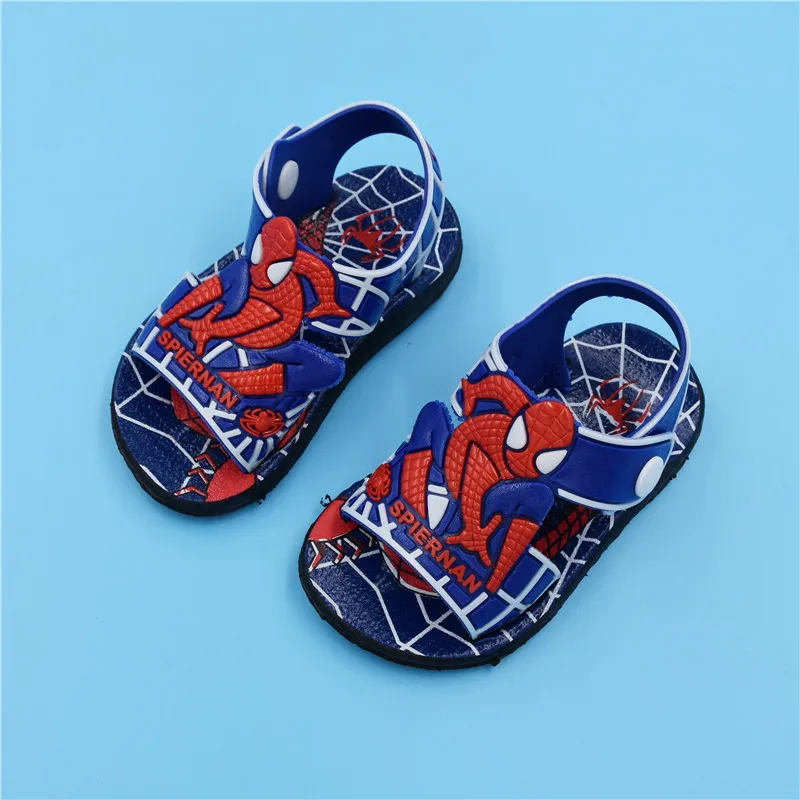 Новое поступление, для мальчиков сандалии Спайдермен для маленького мальчика, летняя детская Нескользящие пляжные сандалии дети Повседневное для прогулок летние прохладные сандалии обувь
