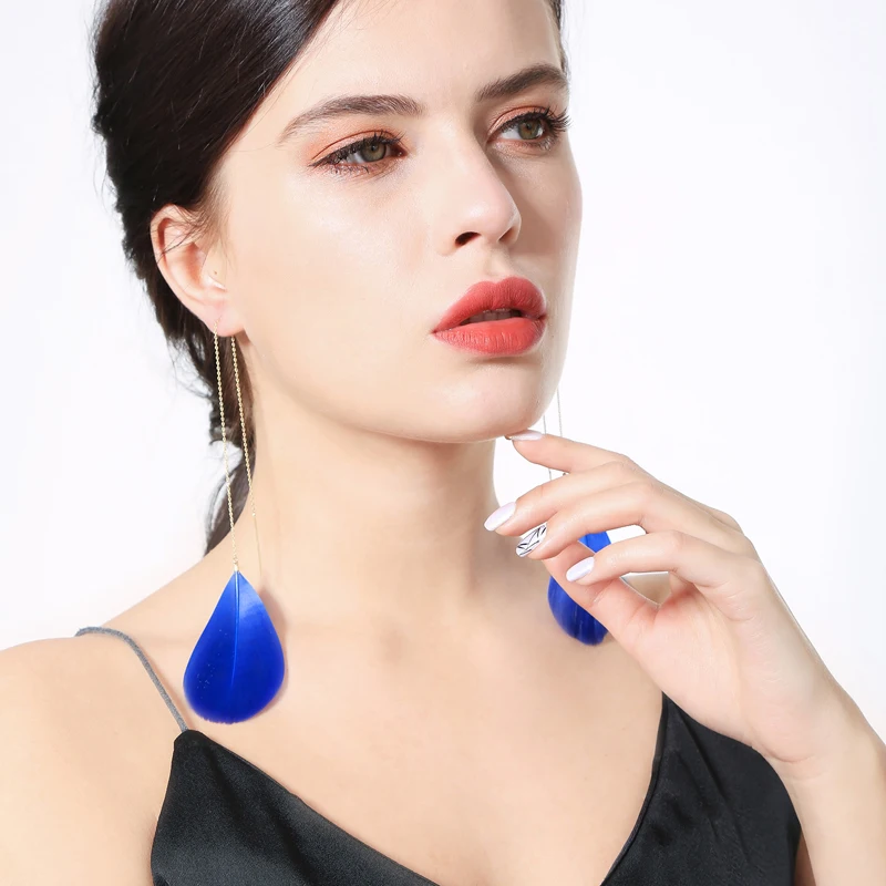

Factory Wholesale 3 Colors Feather Piercing Earrings Personalized Long Alloy Chain Ear Rings for Women 2018 OL Jewelry