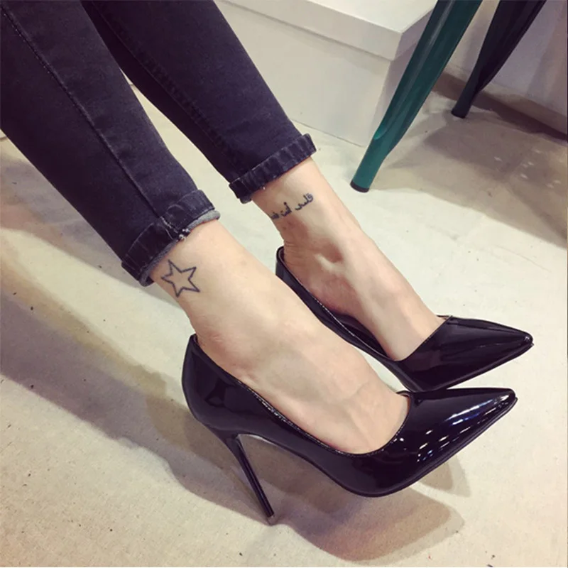 Женские туфли-лодочки с острым носком, модные тонкие туфли на высоком каблуке без шнуровки, женские туфли из лакированной кожи, женские свадебные вечерние модельные туфли - Цвет: Black 10cm