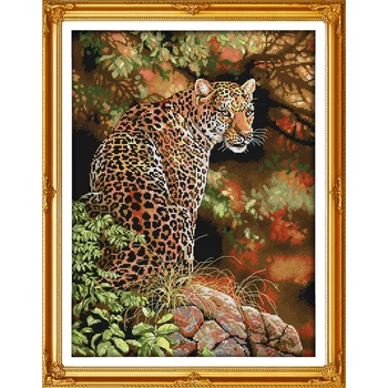 

Beautiful Cheetah Printed on Canvas DMC Counted Chinese Cross Stitch Kits printed Cross-stitch set Embroidery Needlework animal