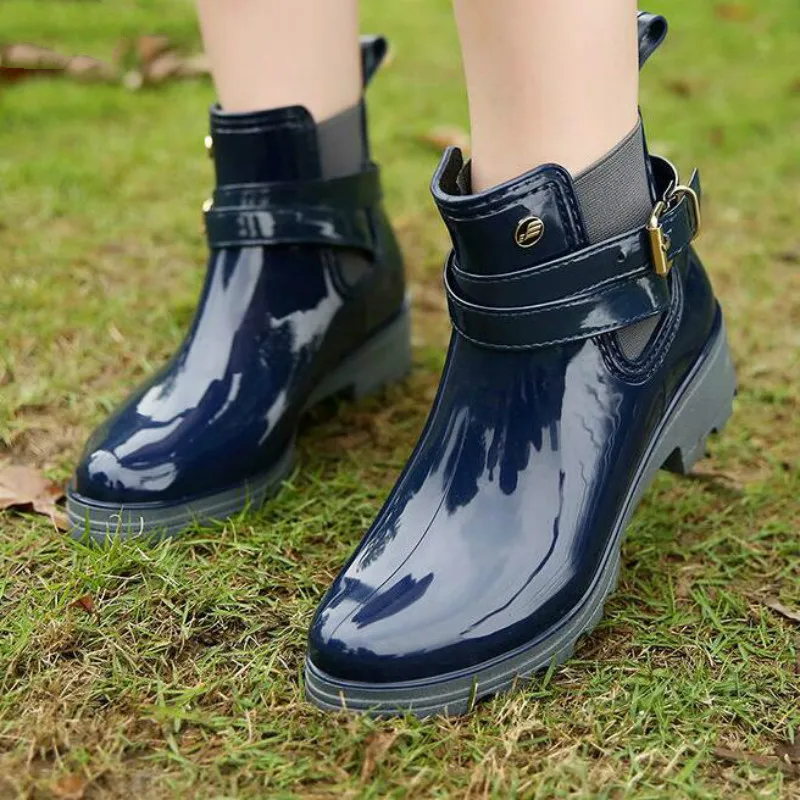 

Dwayne fashion rainboots buckle platform slip on pvc waterproof motorcycle ankle boots woman's water shoes special work shoes