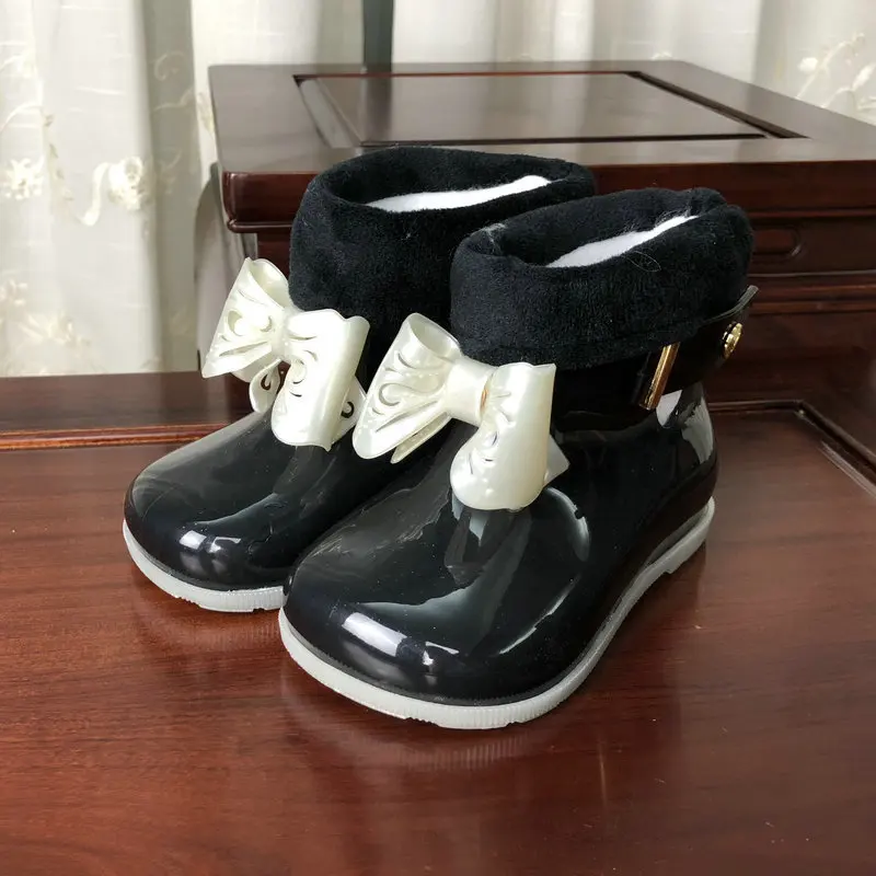 Мини Melissa детские резиновые сапоги Милая обувь для девочек с бантиком PVC3 цвета новые зимние сапоги согреться Сапоги 13,8-17,8 см девушки сандалии - Цвет: Черный