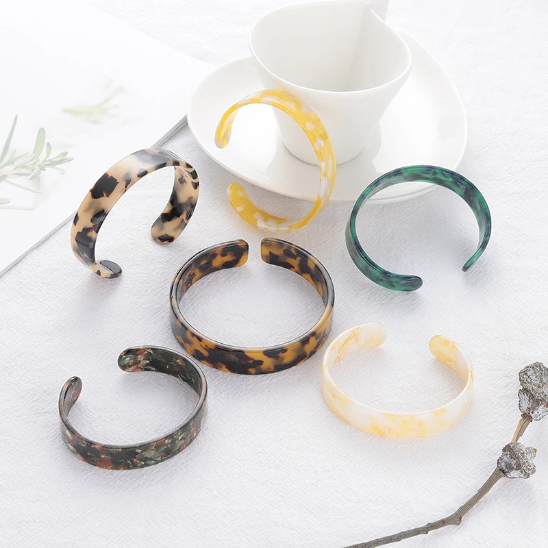 

Trendy Classic Vintage Bangles For Women Acitic Acid Acrylic Cuff Lepard Print Color Bracelet Bangle Women Fashion Jewelry Gifts