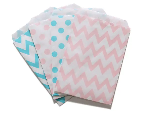 

500pcs Party Favor Bag Boy Light Blue and Girl Light Pink Polka Dot Chevron Paper Favor Bags Gender Reveal Baby Shower Favor