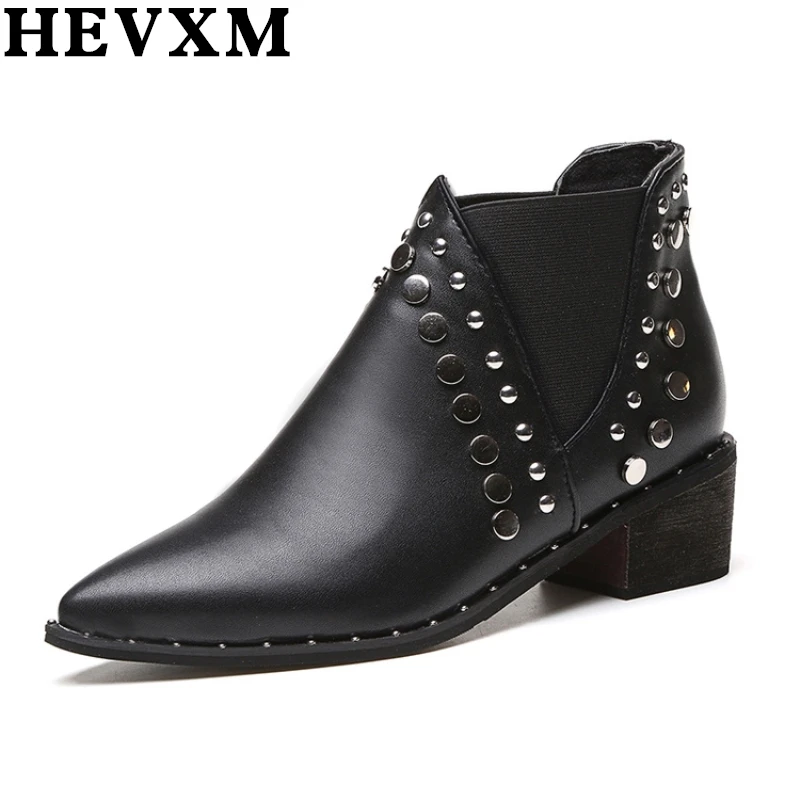 pointed mid heel boots