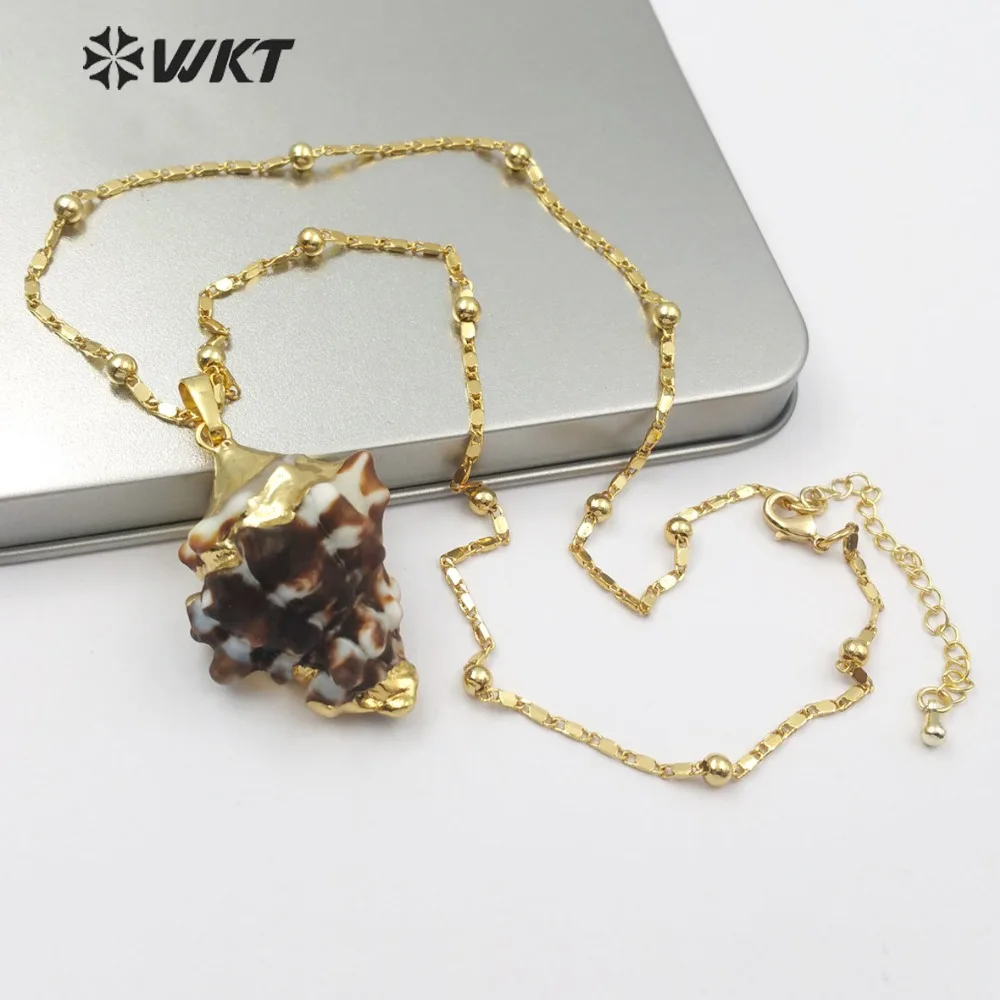

WT-JN069 Wholesale Natural Trumpet Shell Necklace Bizarre Shape Brown Color Conch Shell Gold Pendant Women Boho Necklace Jewelry
