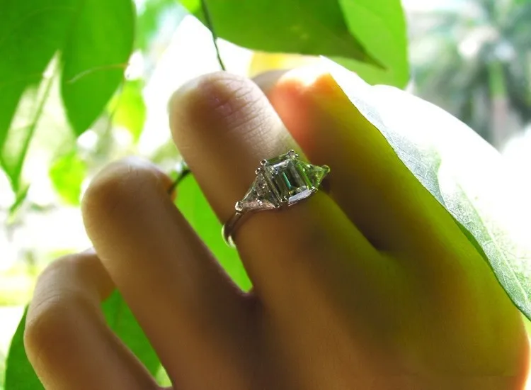 3Ct Изумрудное кольцо превосходное ограждение обручальные ювелирные изделия синтетические бриллианты кольцо стерлингового серебра 925 пробы ювелирные изделия белого золота цвет