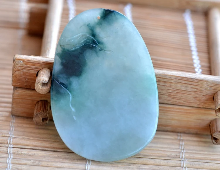 Hetian jade emerald grass pendant jade warmJ33