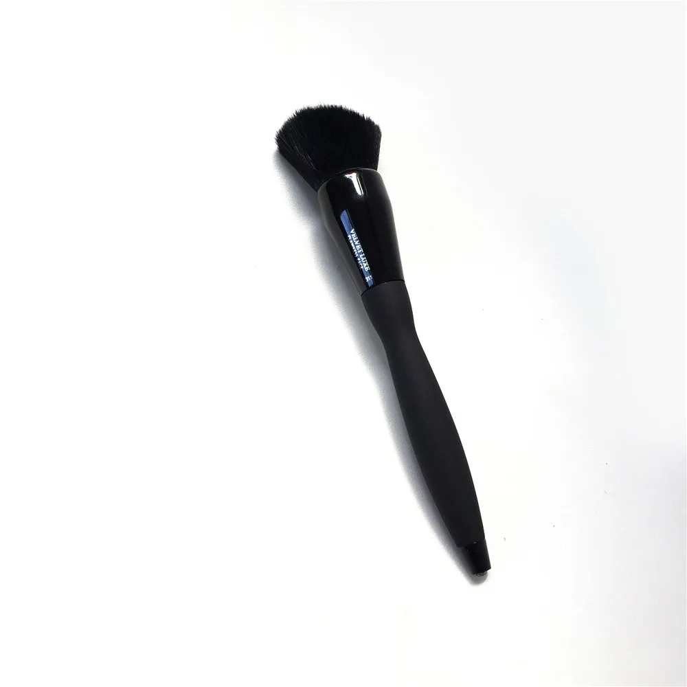 IT COSMETICS VELVET LUXE FLAWLESS FACE BRUSH 311 _ 1