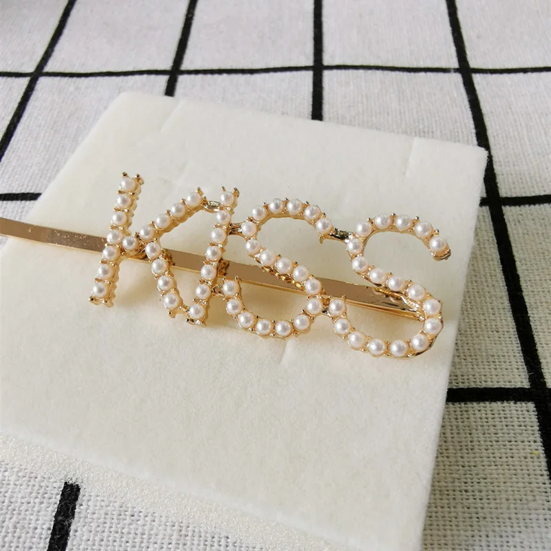 

DMCXZ001 Cute Design KISS Pearl Brooch Gold Plated Brooch For Women Gift