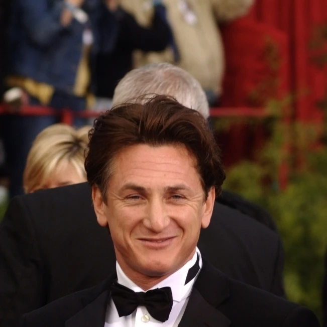 Sean Penn  At The 76Th Annual Academy Awards  2/29/2004 Photo Print (16 x 20)