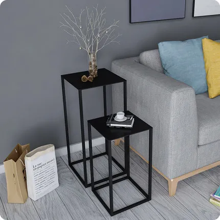 Небольшой журнальный столик в скандинавском стиле, простой современный мини-диван для гостиной, угловой креативный Американский металлический столик - Цвет: black