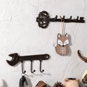 

Vintage American clothing store clothes hanging hook on the wall wall entrance door key personality decoration