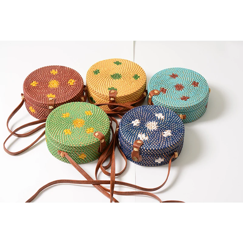 

Coloful Rattan Straw Handbags For Women Bali Hand Woven Bag Round Butterfly Buckle Barrel-Shaped Wind Bohemia Beach Circle Bag