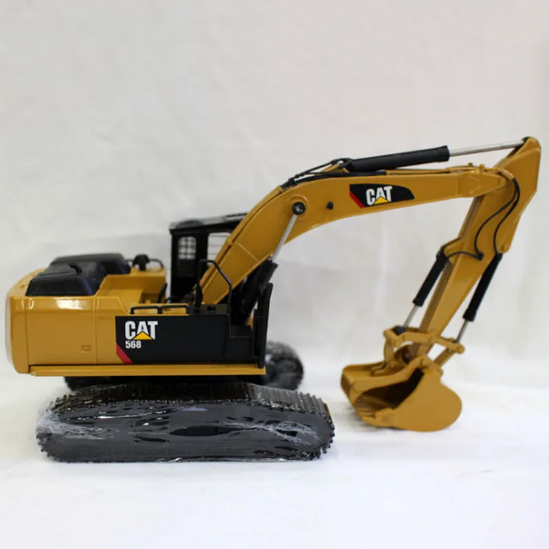 #TR40002 Tonkin Replicas Caterpillar CAT 568 LL Forestry Machine 1/50 Scale 