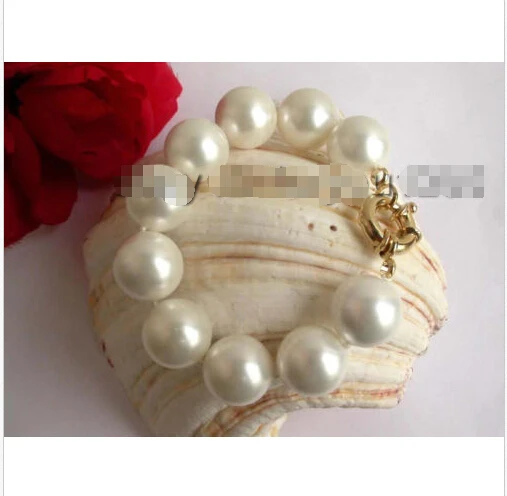 

Free shipping >>>>>>HUGE!Natural 18mm Round white Shell Pearl Bracelet