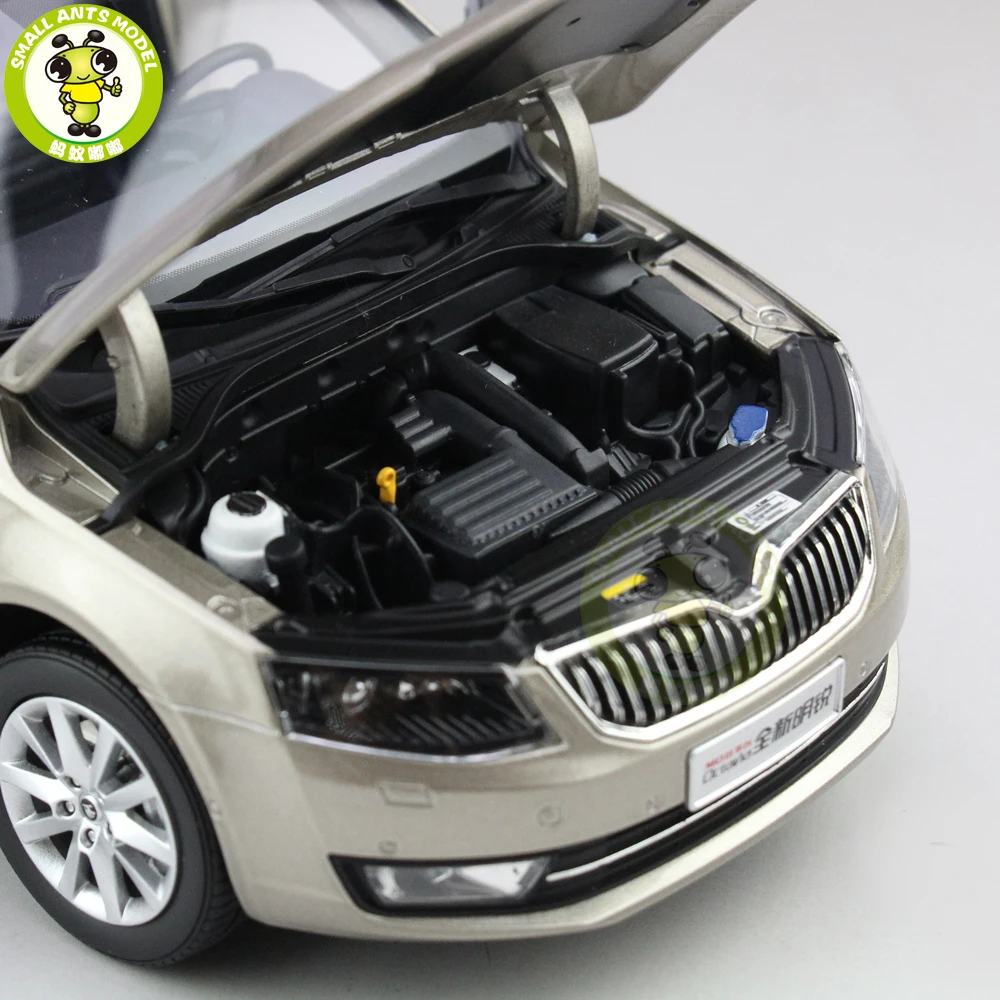 1/18 Skoda Octavia литая под давлением металлическая модель автомобиля игрушка мальчик девочка подарок золото